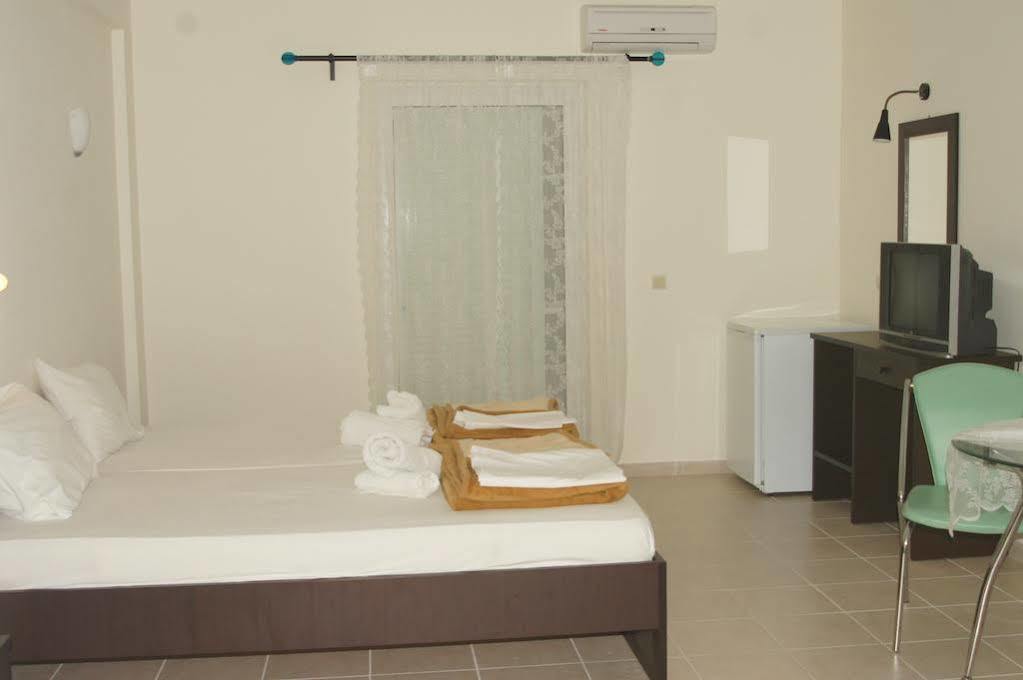 Porto Marathos Hotel มาราโธโพลิส ภายนอก รูปภาพ